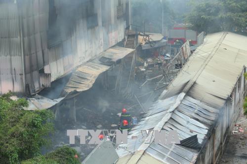 Vụ cháy chợ Quang, Hà Nội: Hàng trăm gian hàng bị thiêu rụi ảnh 1